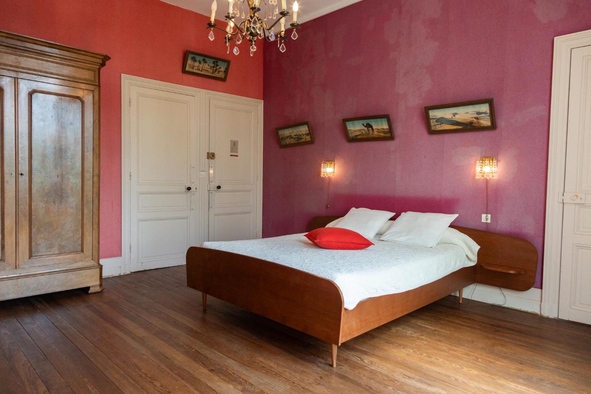 Le Domaine Du Meunier Hotel Mortagne-sur-Gironde ภายนอก รูปภาพ