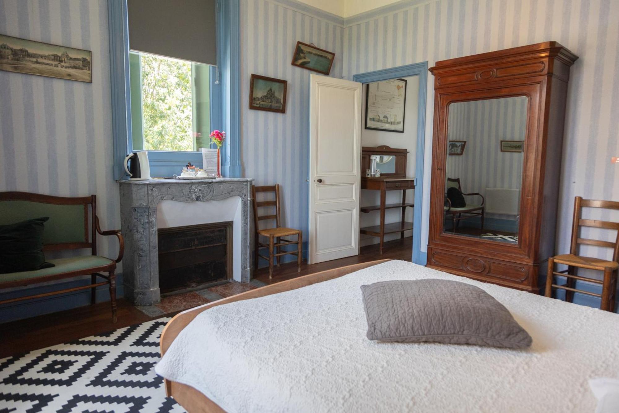 Le Domaine Du Meunier Hotel Mortagne-sur-Gironde ภายนอก รูปภาพ
