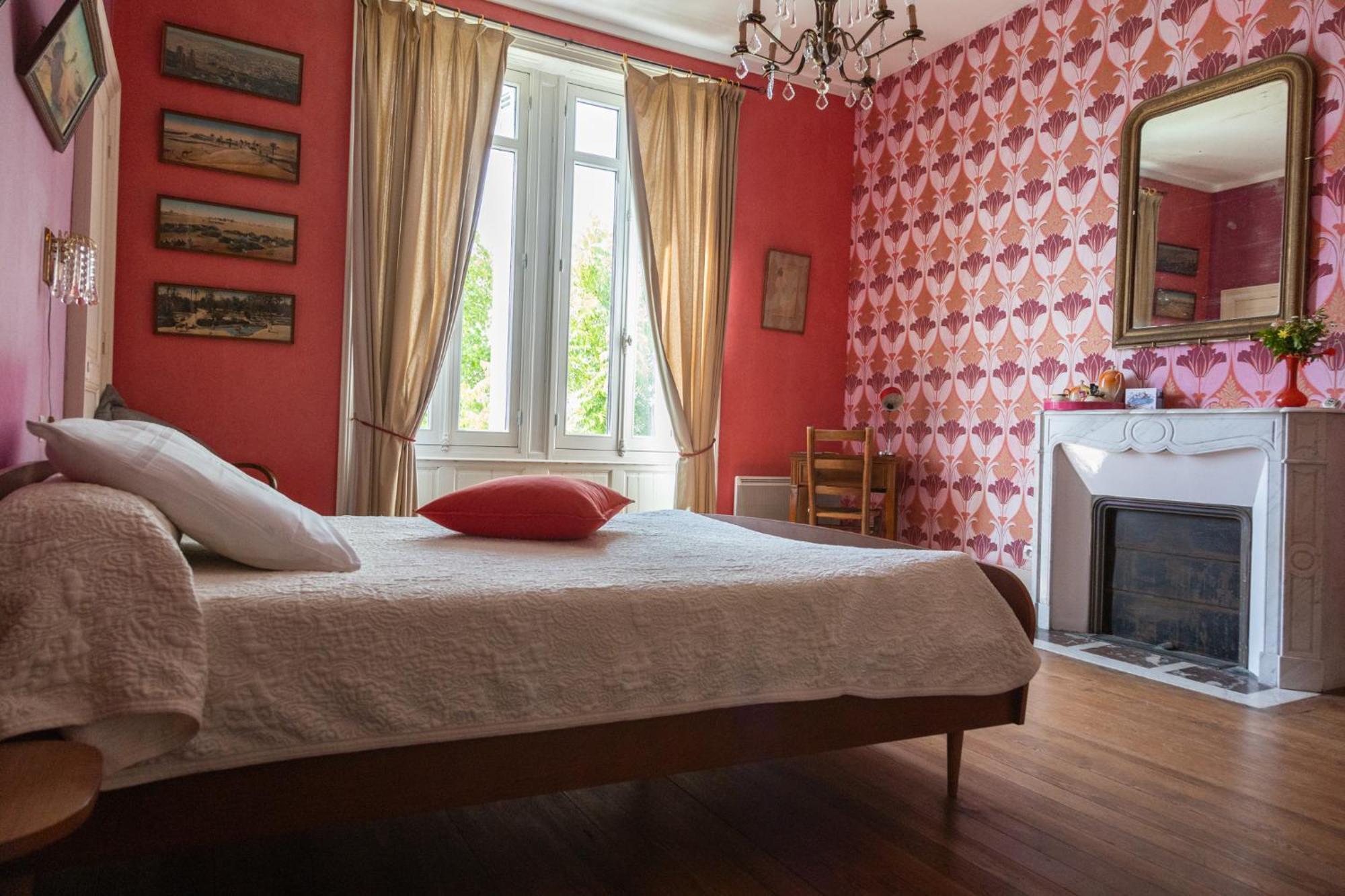 Le Domaine Du Meunier Hotel Mortagne-sur-Gironde ภายนอก รูปภาพ