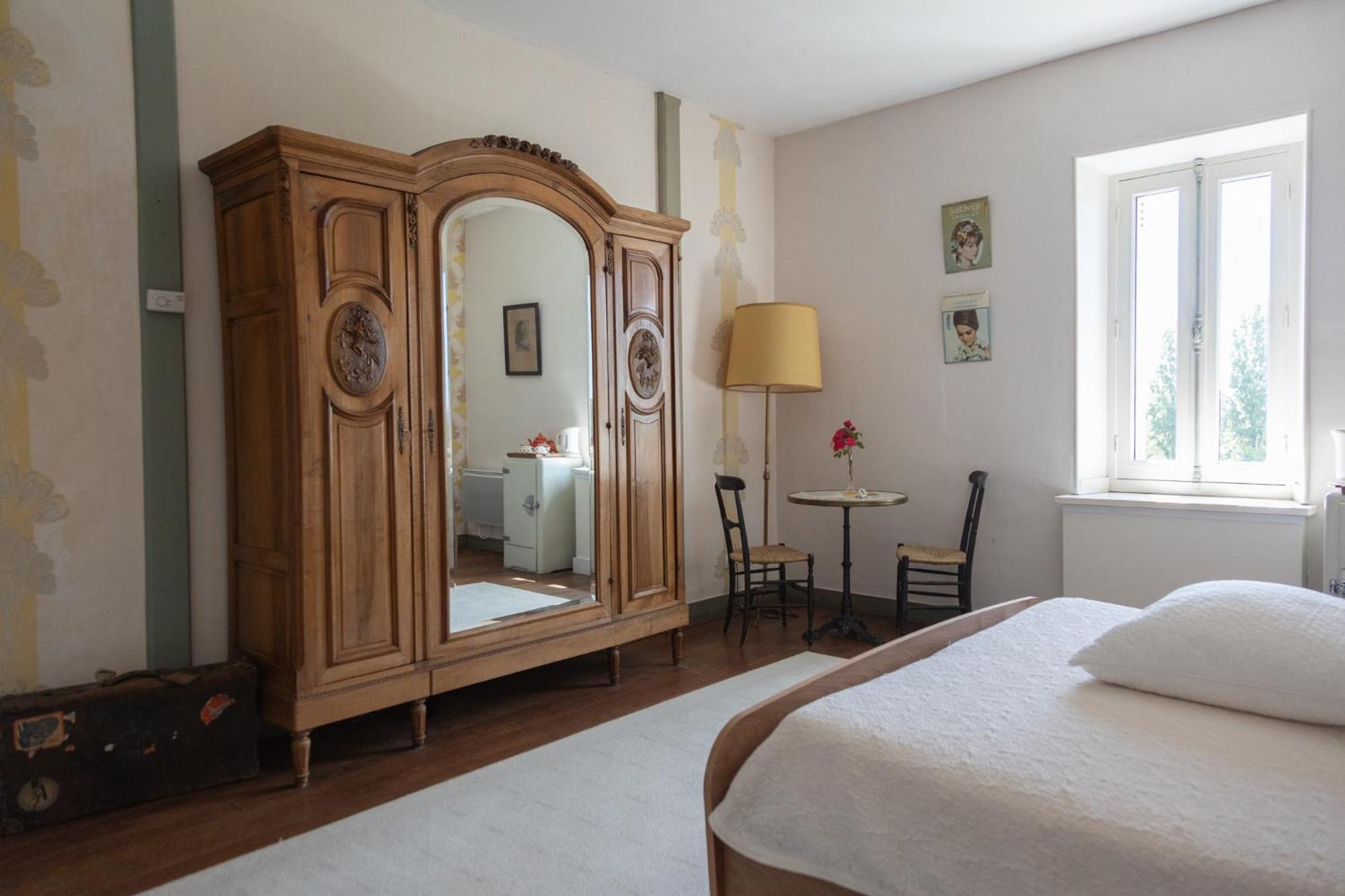 Le Domaine Du Meunier Hotel Mortagne-sur-Gironde ภายนอก รูปภาพ